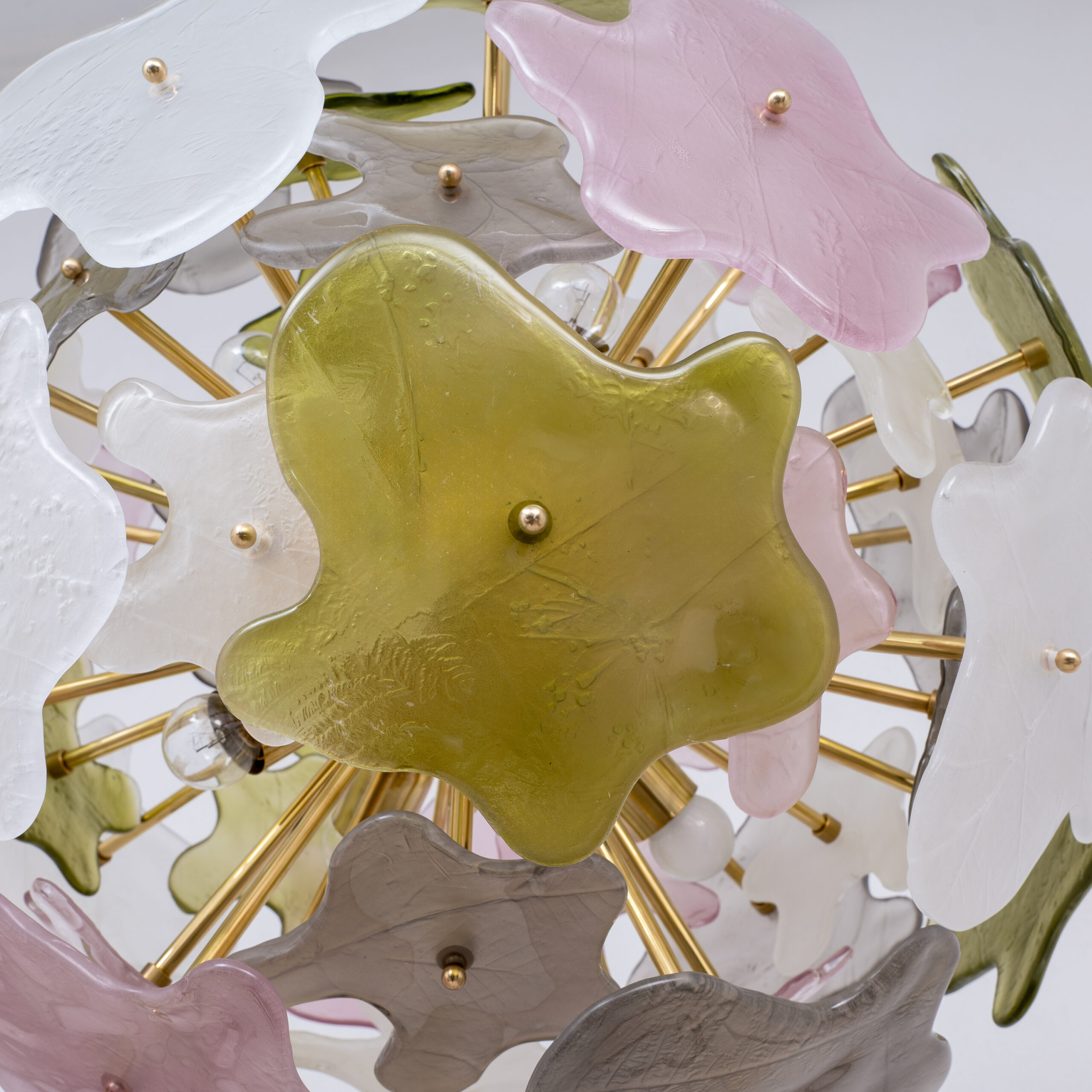 Italian Murano Glass Sputnik Chandelier in Pastel Colors and Brass - Image 9