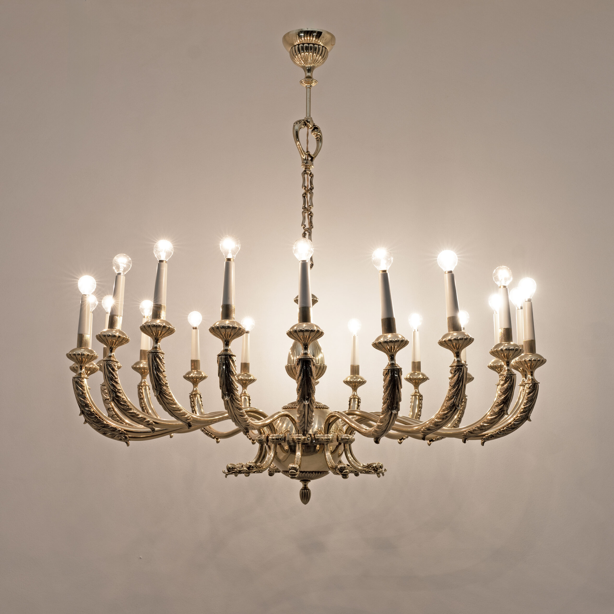 Italian Neoclassical Style 20-Light Brass Chandelier, 1950s - Image 6