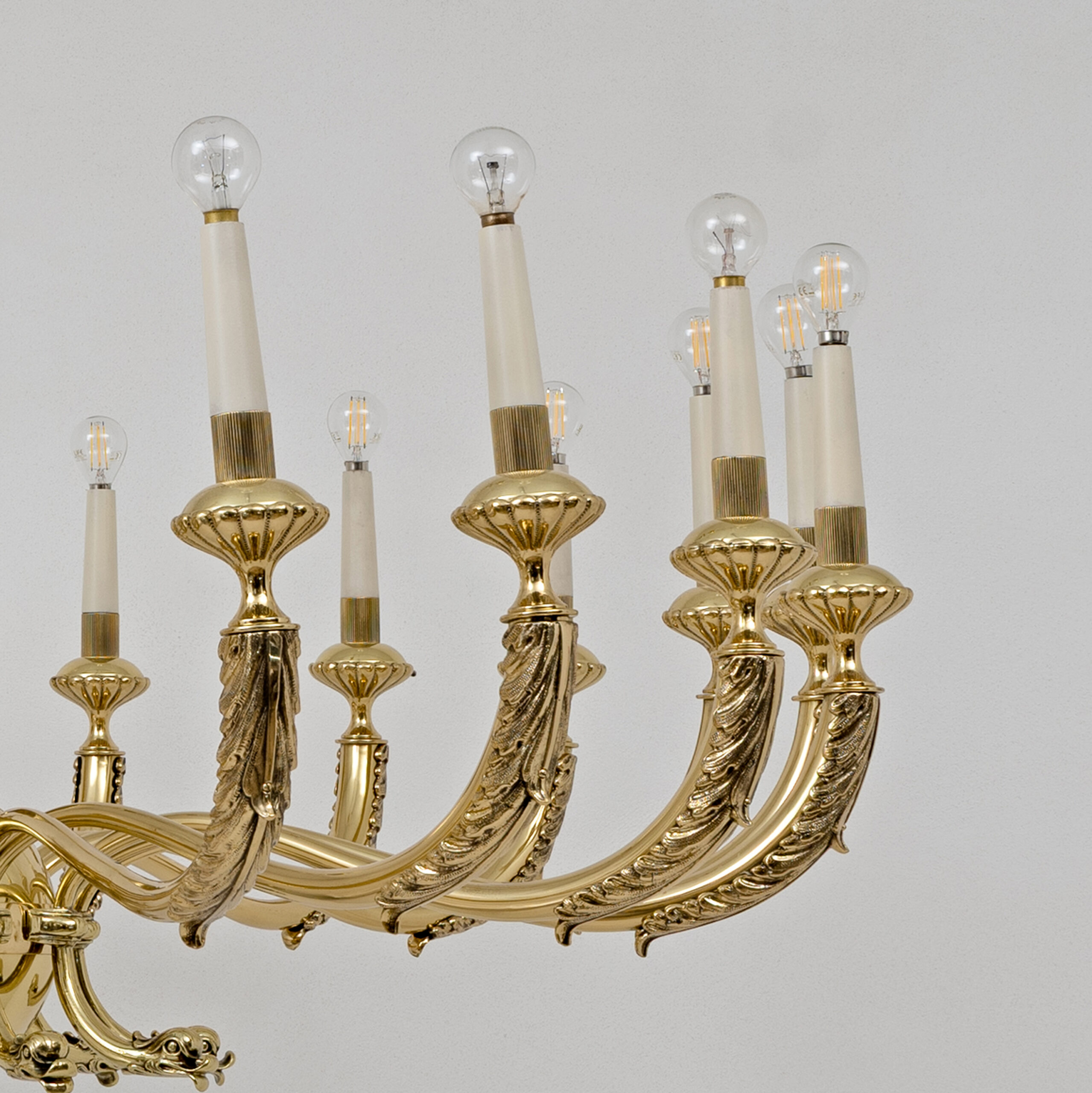 Italian Neoclassical Style 20-Light Brass Chandelier, 1950s - Image 9
