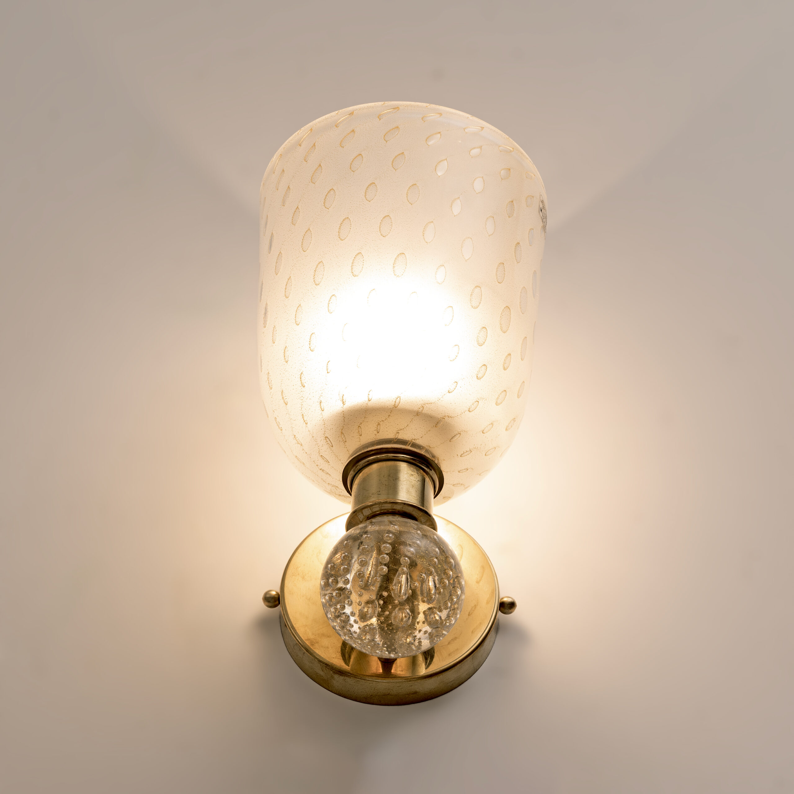 Pair of Murano Pulegoso Glass and Brass Wall Sconces, Italy - Image 6